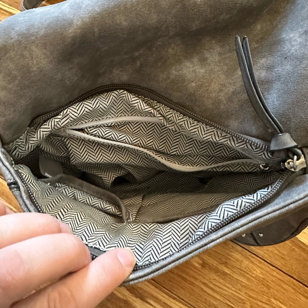 Buckle Gray Crossbody Bag with Adjustable Straps - Picture 2 of 4